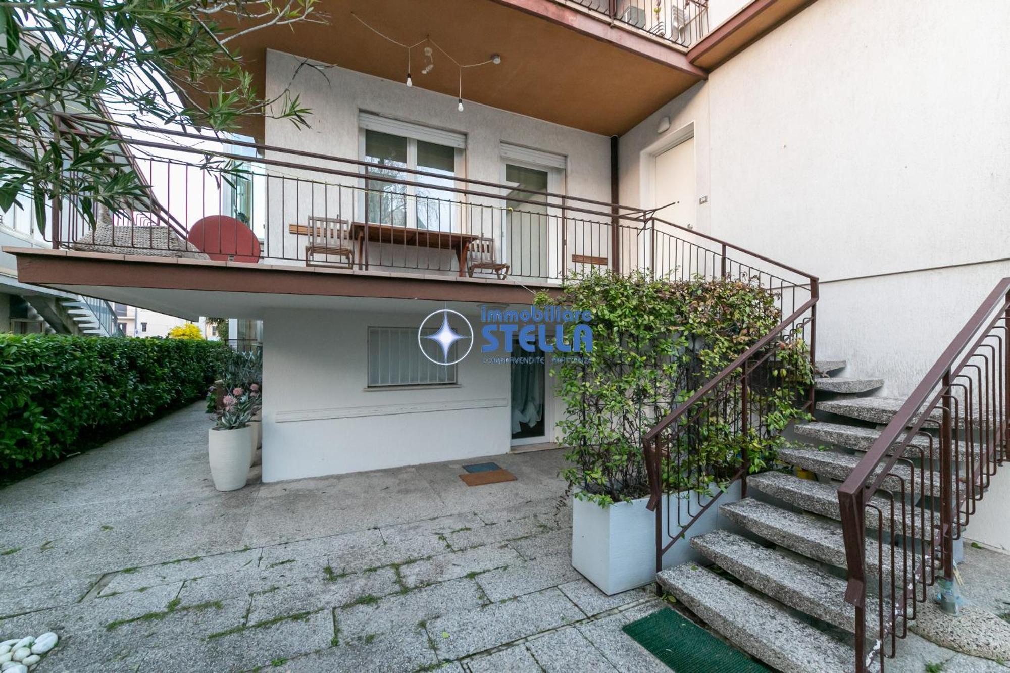 Condominio Secchiati Lido di Jesolo Bagian luar foto