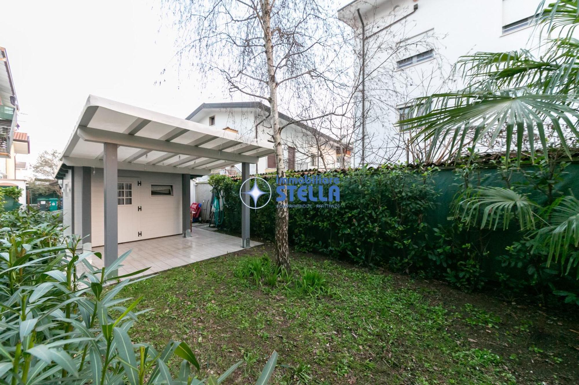 Condominio Secchiati Lido di Jesolo Bagian luar foto